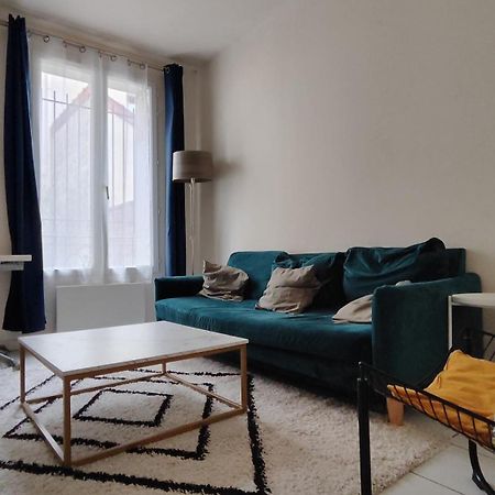 Modern 1 Bedroom Apartment Near The Metro. Ivry-sur-Seine Kültér fotó