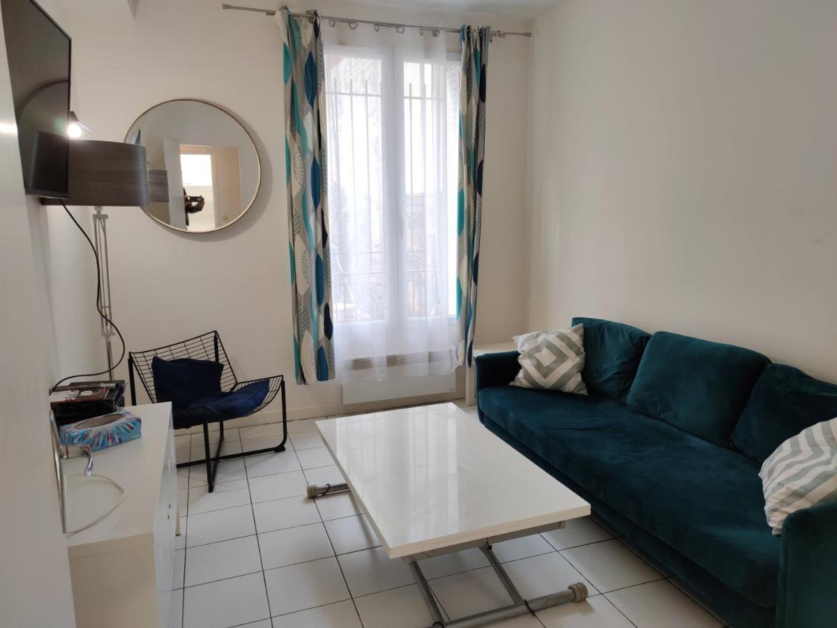Modern 1 Bedroom Apartment Near The Metro. Ivry-sur-Seine Kültér fotó