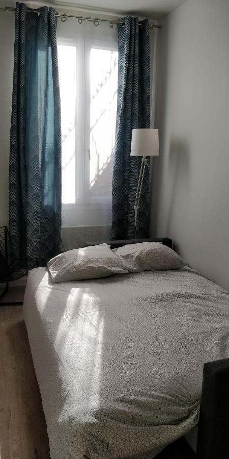 Modern 1 Bedroom Apartment Near The Metro. Ivry-sur-Seine Kültér fotó