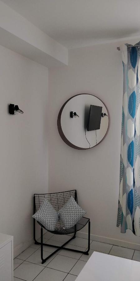 Modern 1 Bedroom Apartment Near The Metro. Ivry-sur-Seine Kültér fotó