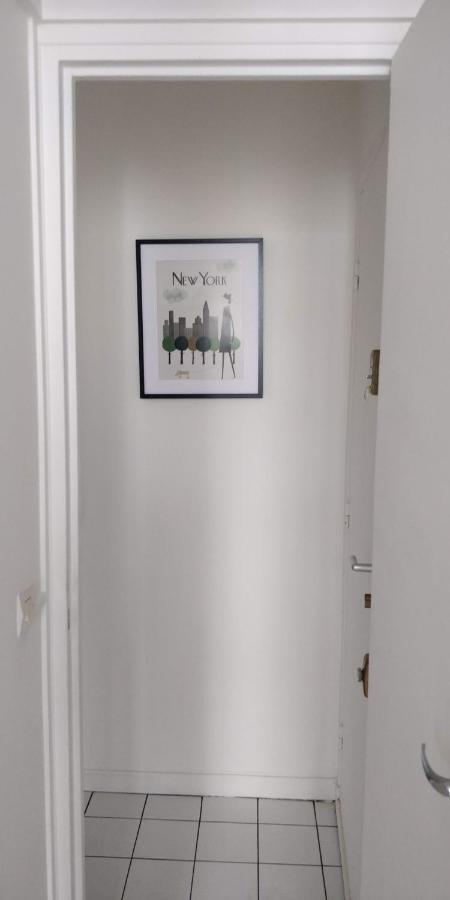 Modern 1 Bedroom Apartment Near The Metro. Ivry-sur-Seine Kültér fotó