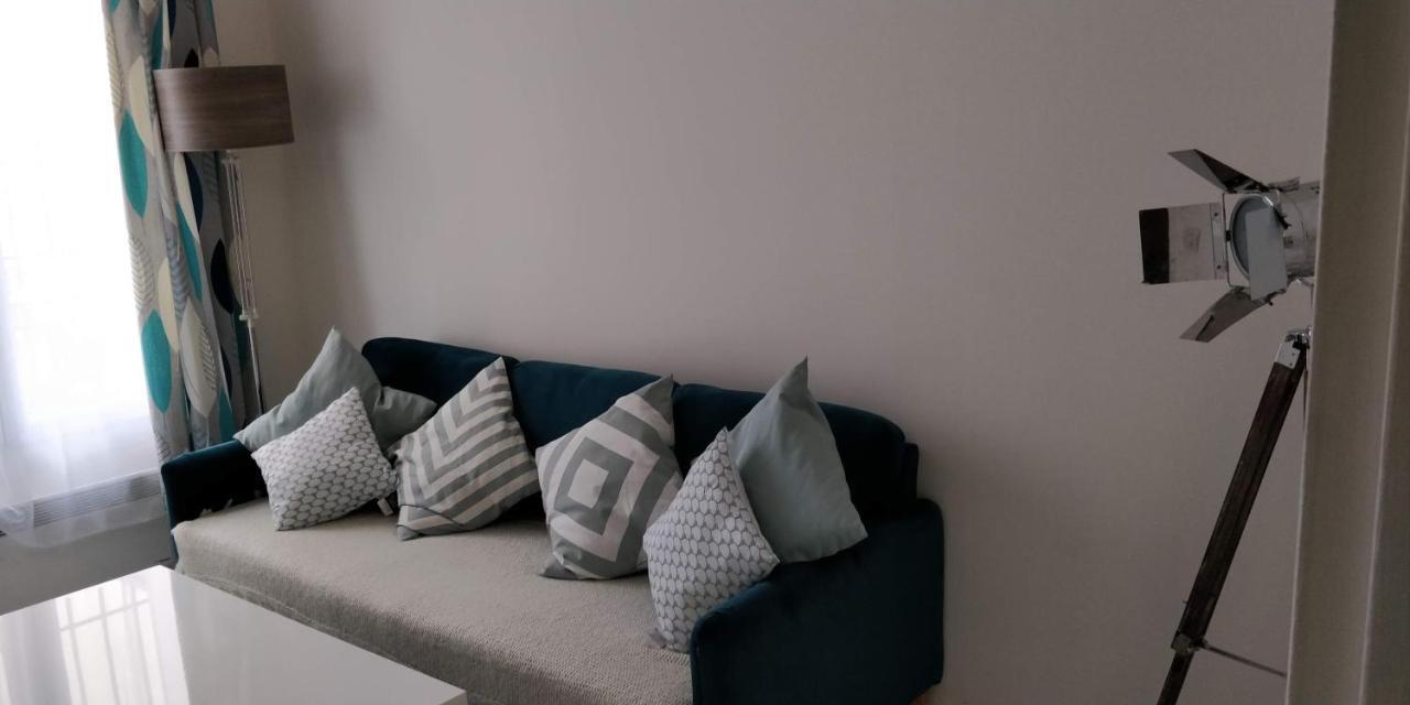 Modern 1 Bedroom Apartment Near The Metro. Ivry-sur-Seine Kültér fotó