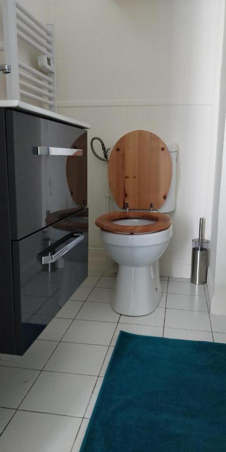 Modern 1 Bedroom Apartment Near The Metro. Ivry-sur-Seine Kültér fotó